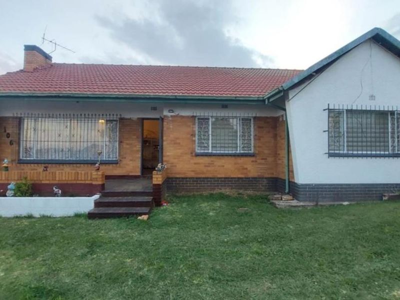 Charming 3-Bedroom Family Home for rent in Dinwiddie, Germiston - Photo 9