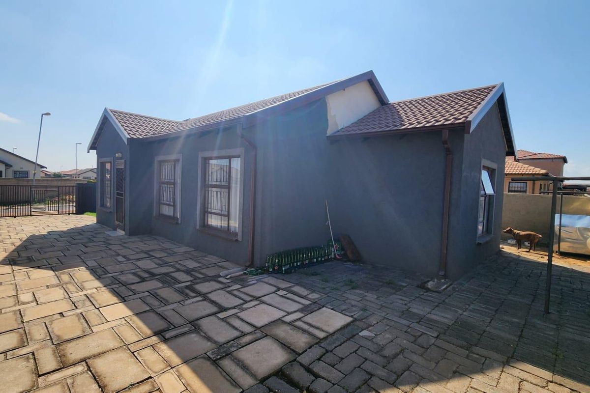 3 Bedroom House For Sale in Vanderbijlpark CE7 - Photo 2