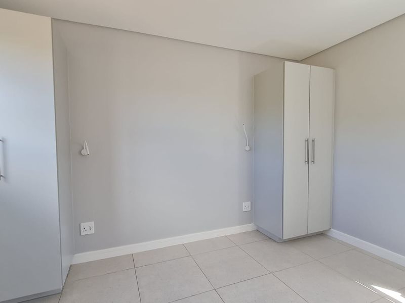 2 Bedroom Modern Apartment for long term rental - Photo 8