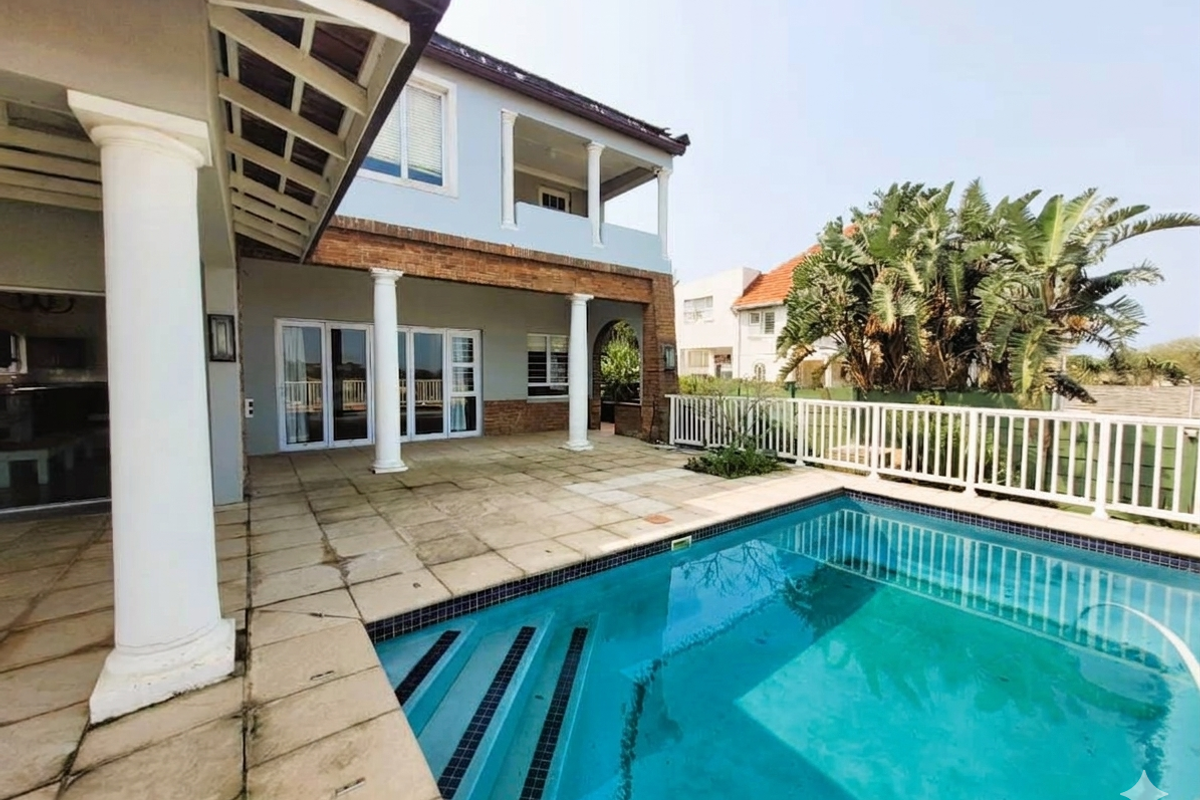 Luxurious 3-Bedroom Home with Panoramic Sea & City Views in Morningside - Photo 2
