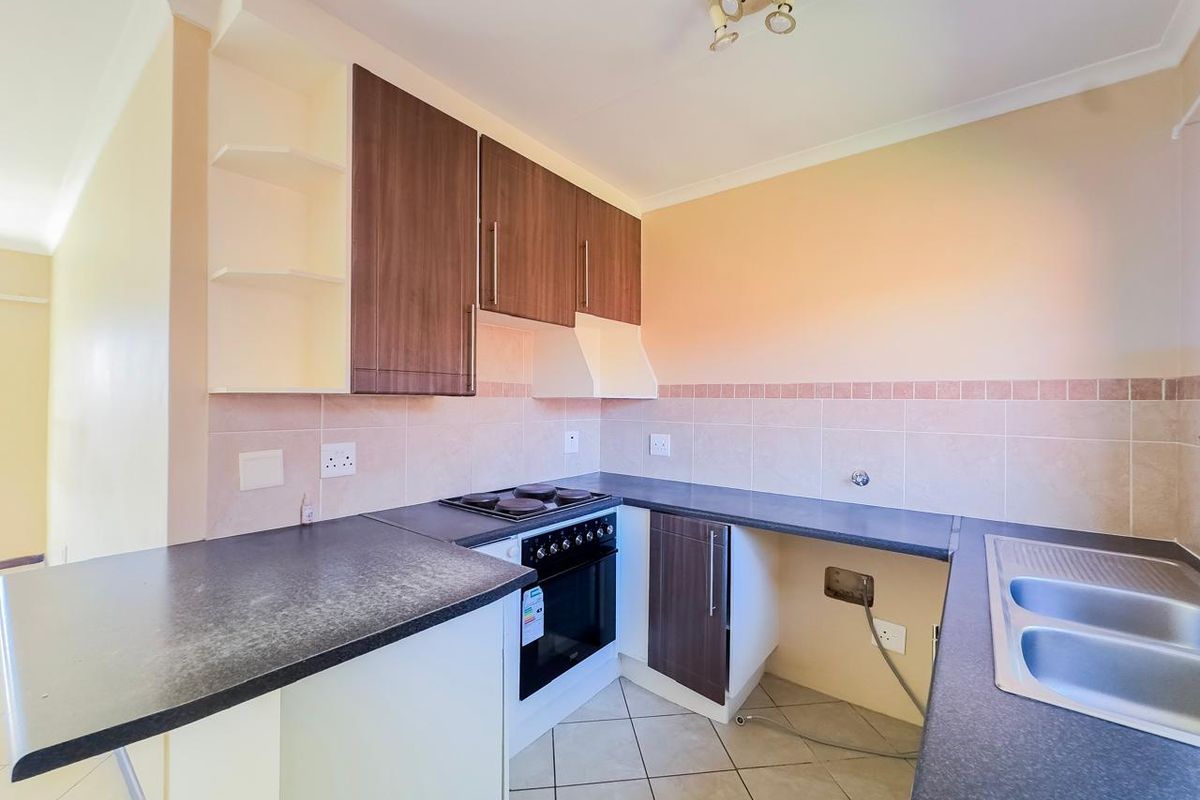 2 Bedroom Simplex With A Private Garden - Photo 3