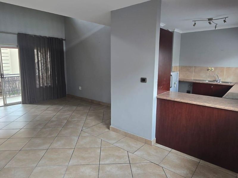 2 Bedroom Townhouse in Glen Marais - Photo 9