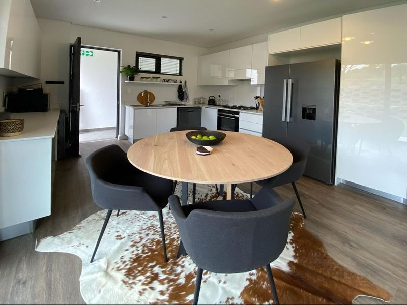 Luxury 2- FULLY FURNISHED Bedroom Apartment for Rent in Steyn City - Photo 4