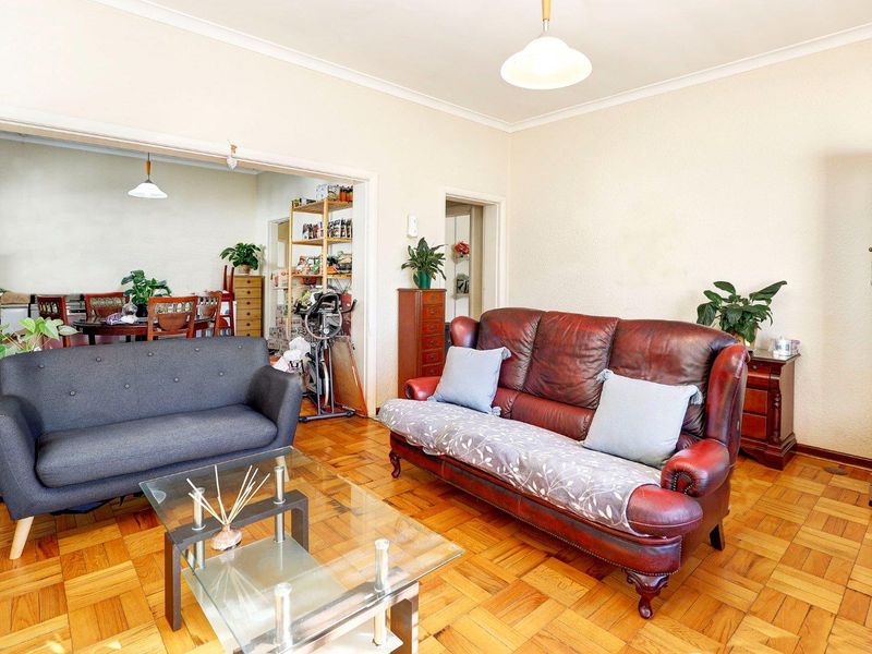 Family home in Vredelust - a few steps from Louis Leipoldt Medi-Clinic! - Photo 6