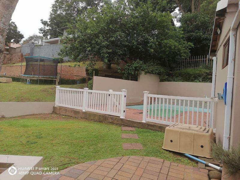 4 bedrooms House in Cowies Hill - Photo 3