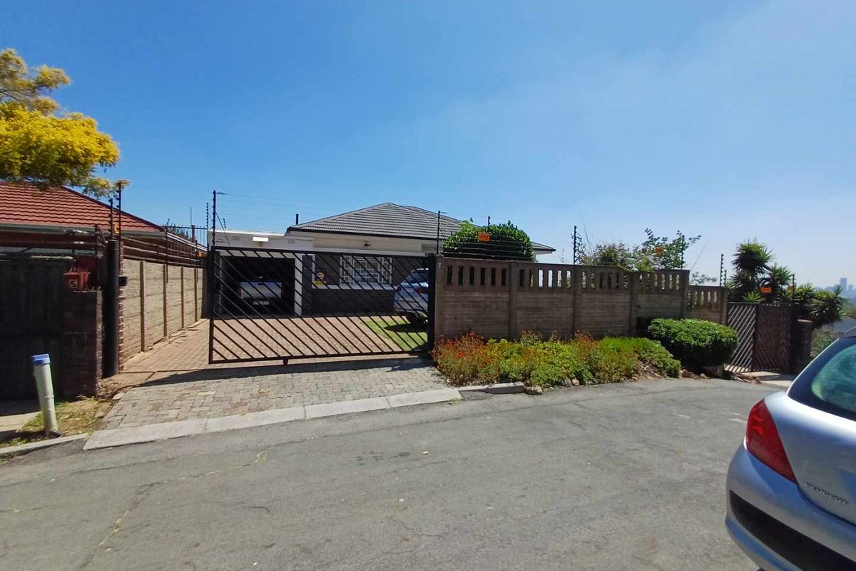 Rosettenville Ext,Charming 3 bedroom house - Photo 2