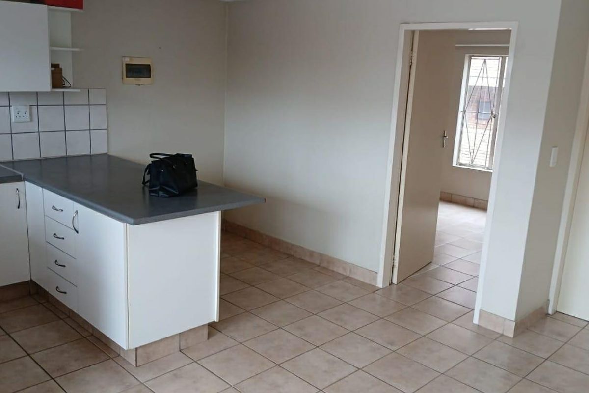 BARGAIN - Never to be repeated !! - Photo 2