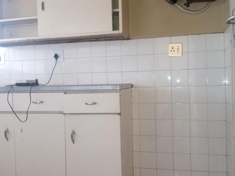 1.5 BEDROOM FLAT TO RENT IN SUNNYSIDE - Photo 4