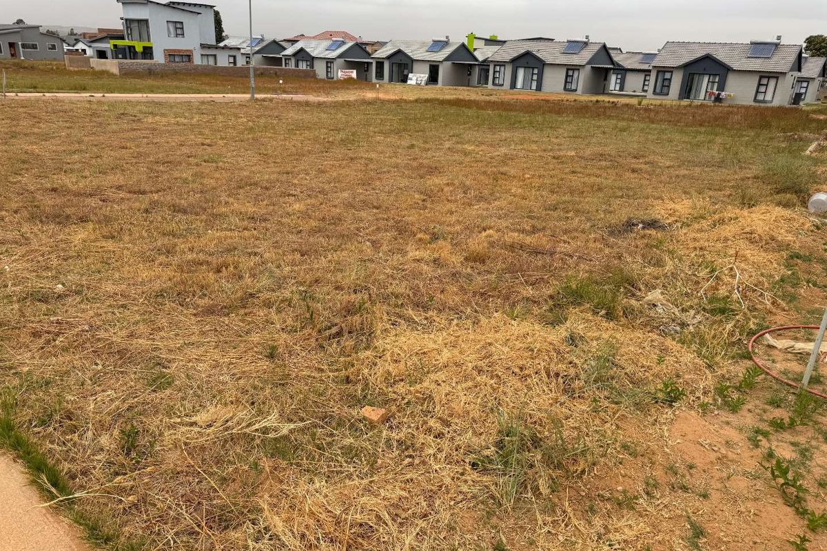 A blank canvas awaits you! - Photo 5