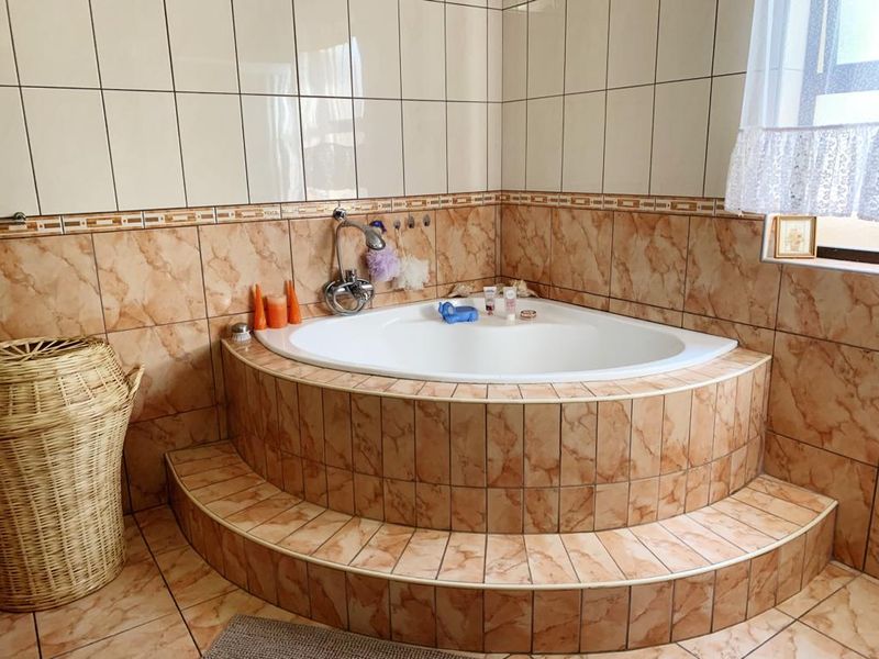 FOR SALE📍HOCHLAND PARK - Photo 3