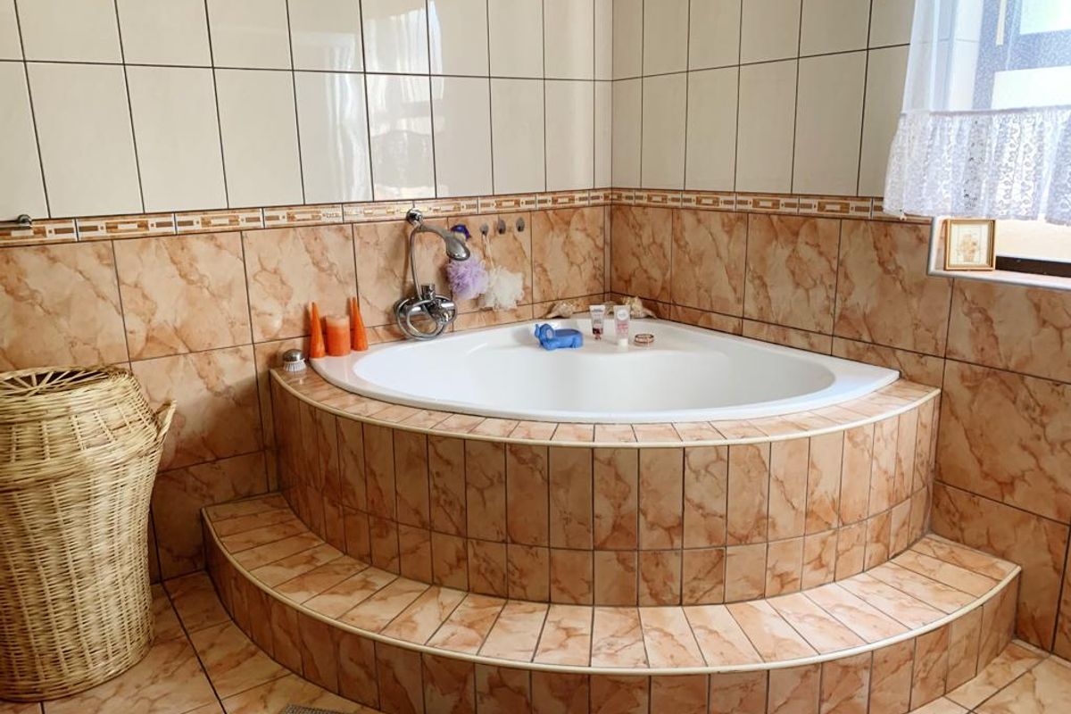 FOR SALE📍HOCHLAND PARK - Photo 3