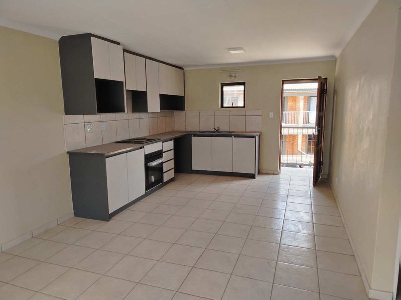 Spacious Newly Built Apartments - Photo 3