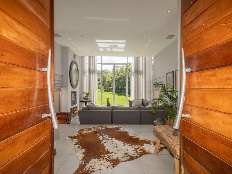 A RARE OPPORTUNITY: TRANQUIL LUXURY LIVING ON A PRESTIGIOUS AGRICULTURAL HOLDING - Photo 2