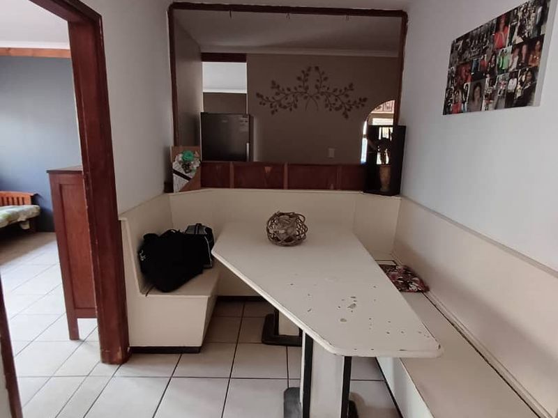 RENOVATORS DREAM! - Photo 5