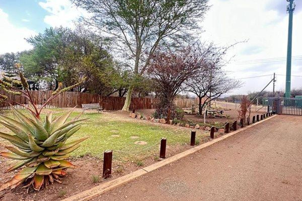**A Rare Opportunity to Own a Piece of Paradise in Buffelsdrift Game Reserve** - Photo 4