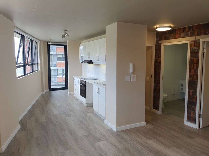 Prime Apartment in Obs Court. Available 1 August 2026. - Photo 3