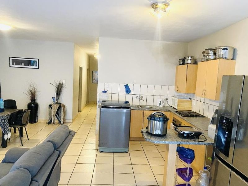 Modern Ground Floor 3 bedroom Apartment For Sale In Oaklane Estate, Brakpan North - Photo 5