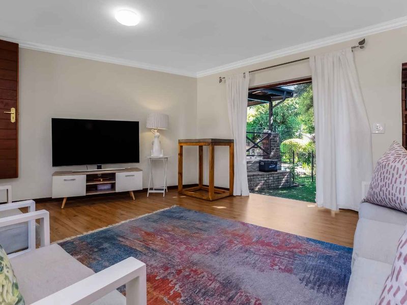 A FEEL-GOOD FAMILY HOME IN THE HEART OF LOVELY LONEHILL - Photo 7