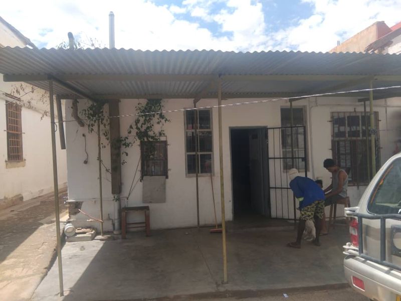 1bedroom house/Commercial  unite outside building - Photo 5