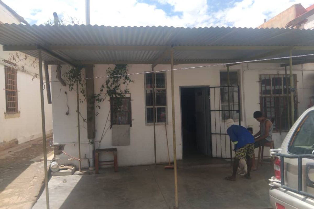 1bedroom house/Commercial  unite outside building - Photo 5