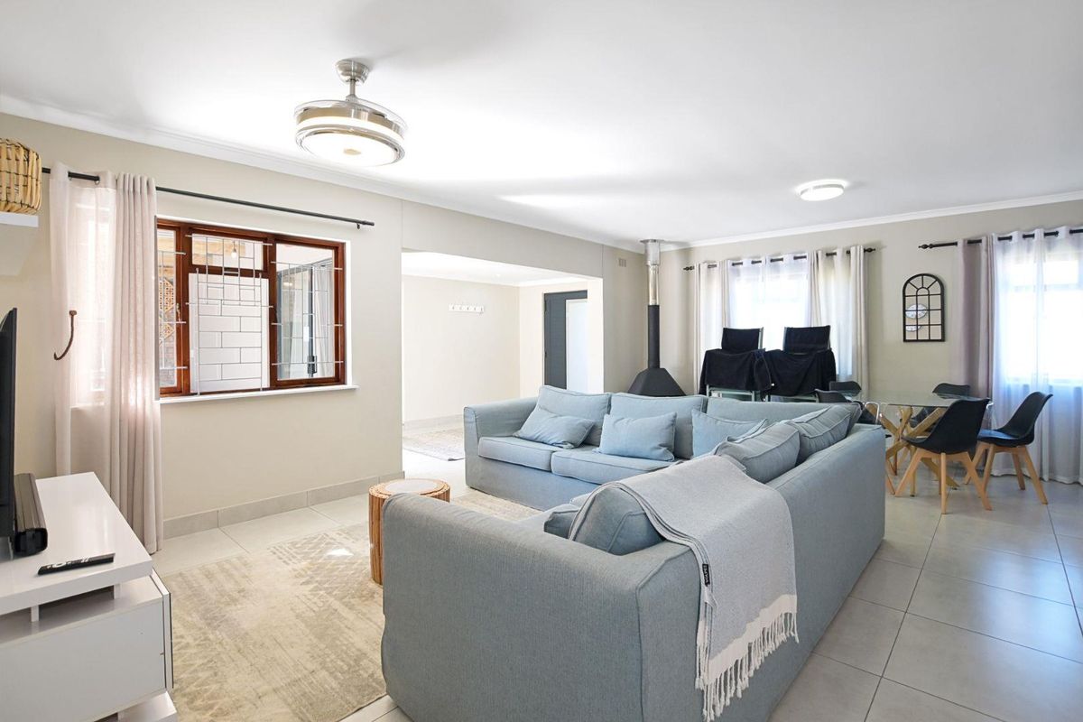 Easy Living - Photo 5