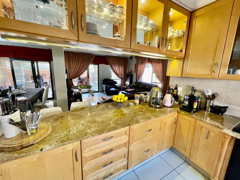 Elegant 3-Bedroom Cluster in Secure Bartlett Estate - Photo 10