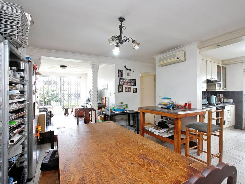 DELIGHTFUL, CHARMING AND RELAXED - Photo 4