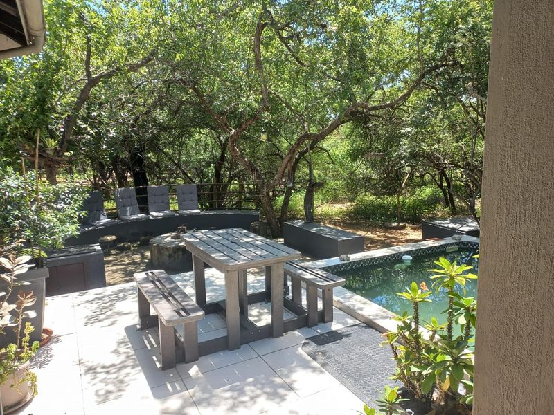 House walking distance from the river in Marloth park - Photo 2