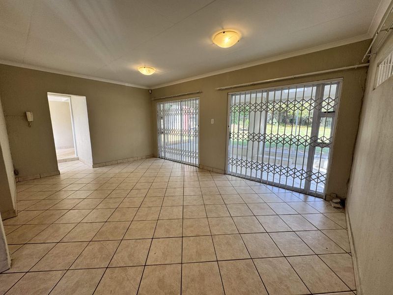 Spacious & Pet-Friendly 3 Bedroom Townhouse with Large Garden and Modern Comforts - Photo 6