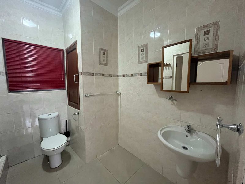 Hendra - Very Spacious 1 Bedroom Umhlanga apartment - Photo 7