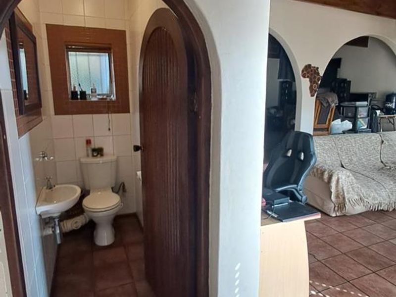 4 Bedroom Family House - Photo 9