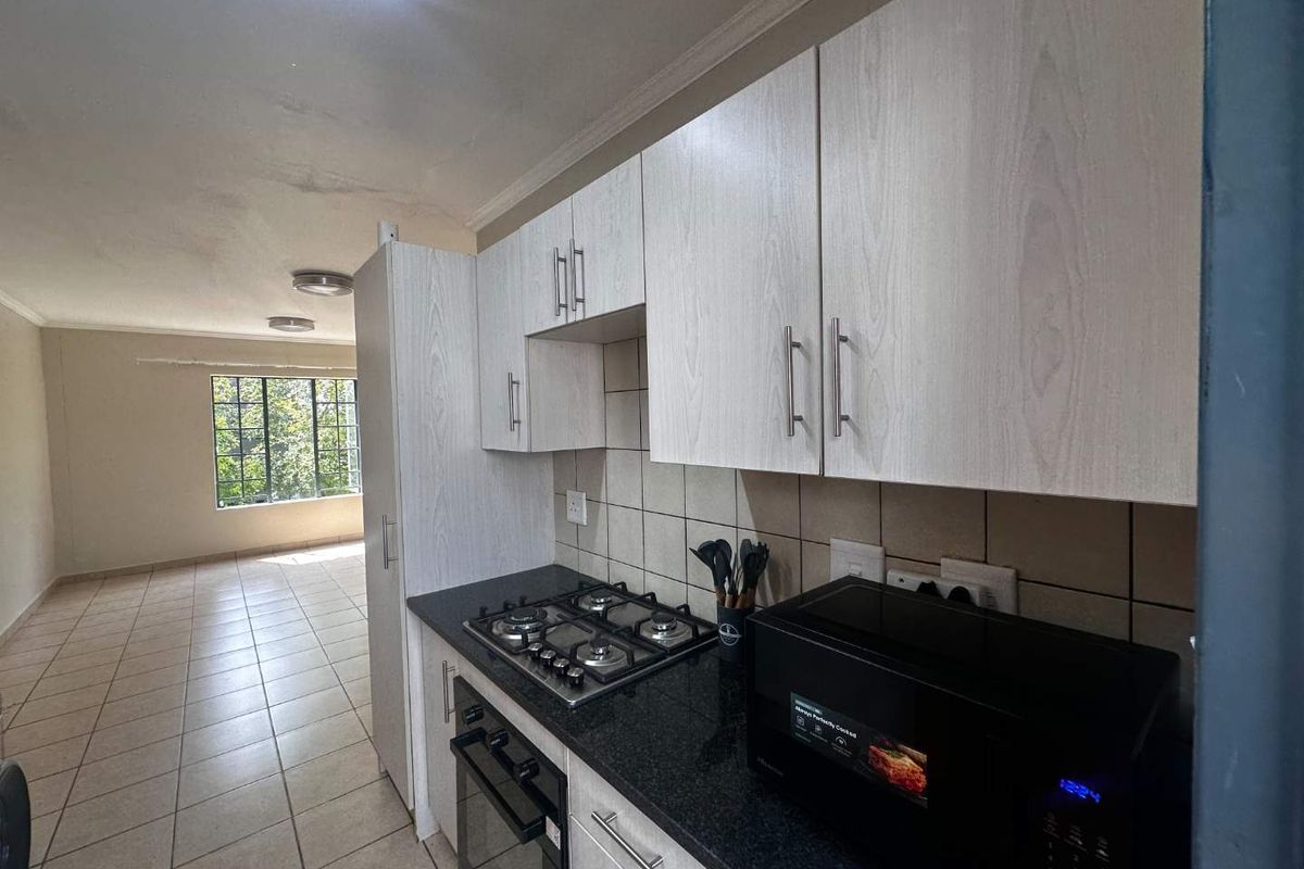 Modern 2-Bedroom Apartment in Lilyfield, Noordwyk – Prime Location & Exceptional Value - Photo 2