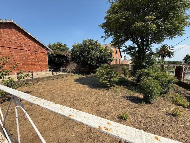 Practical Four-Bedroom Home with Low-Maintenance Facebrick Exterior in Estcourt - Photo 5