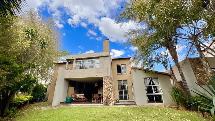 Property #2488832, Townhouse For Sale in Midstream Estate