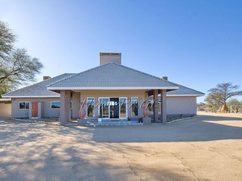 Omaruru Wildlife Estate, Omaruru:  Plot with ENORMOUS, LUXURIOUS 6 Bedr Home is for sale - Photo 3