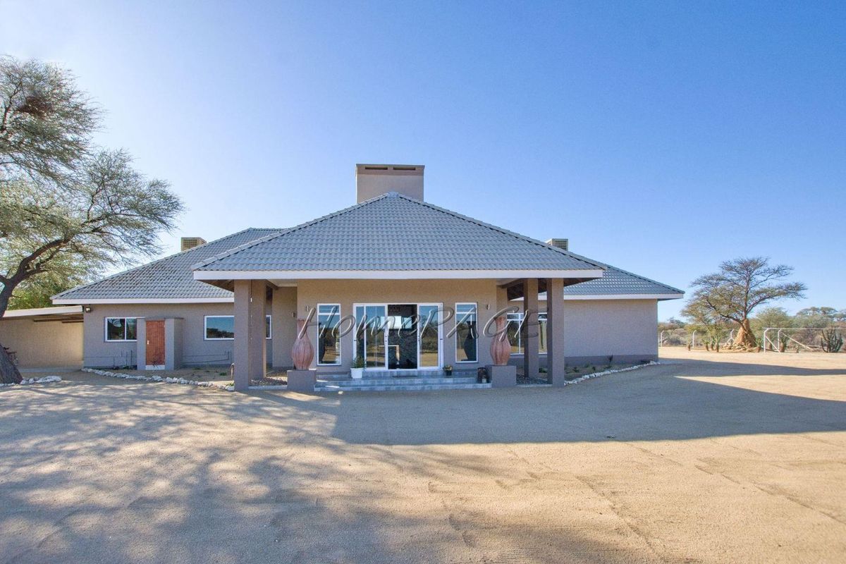 Omaruru Wildlife Estate, Omaruru:  Plot with ENORMOUS, LUXURIOUS 6 Bedr Home is for sale - Photo 3