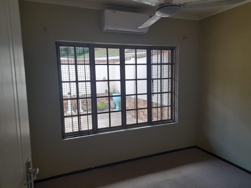 2 Bedroom Townhouse for Sale in High Street Mews - Photo 7