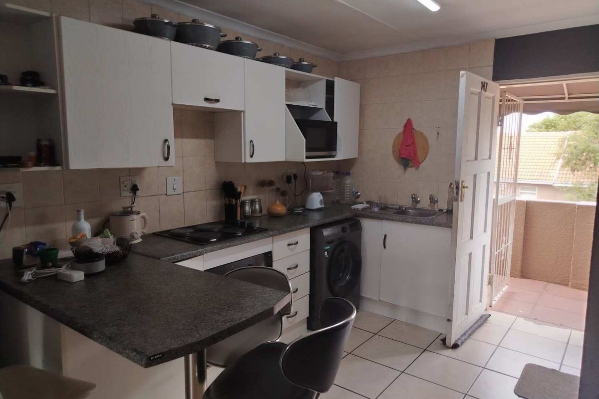 Discover Comfort: Rent This Charming 2BR Now! - Photo 3