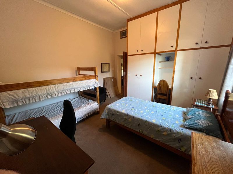 Charming and Spacious Family Home in a Sought-After Neighborhood - Photo 4