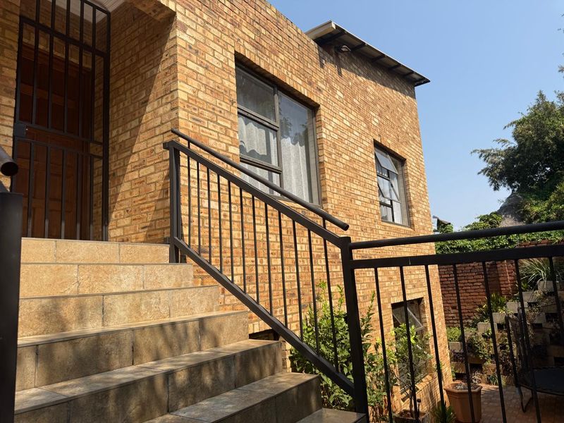 Business Rights: Charming First-Floor Apartment in Secure Schoemansville Community - Photo 3