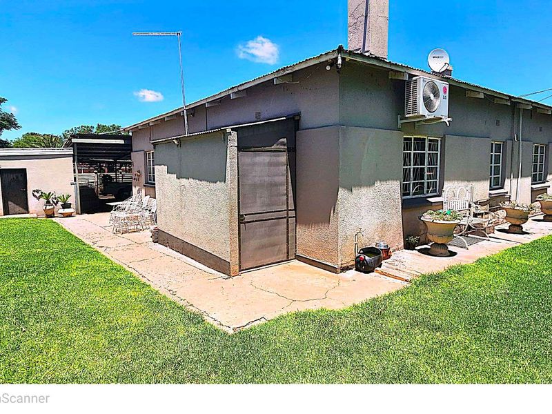 Golden Oldie Family Home for sale - Photo 2