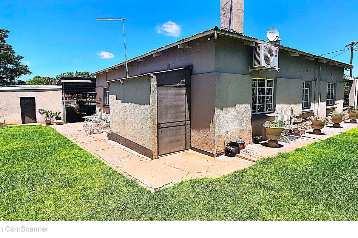 Golden Oldie Family Home for sale - Photo 2