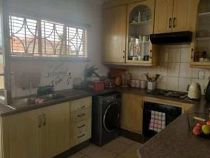 3 Bedroom  for sale in Ormonde - Photo 2