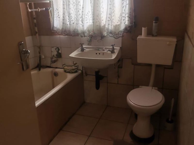3 Bedroom House For Sale in Vanderbijlpark CW6 - Photo 6