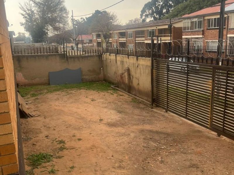Commercial Property For Sale in Johannesburg. - Photo 3