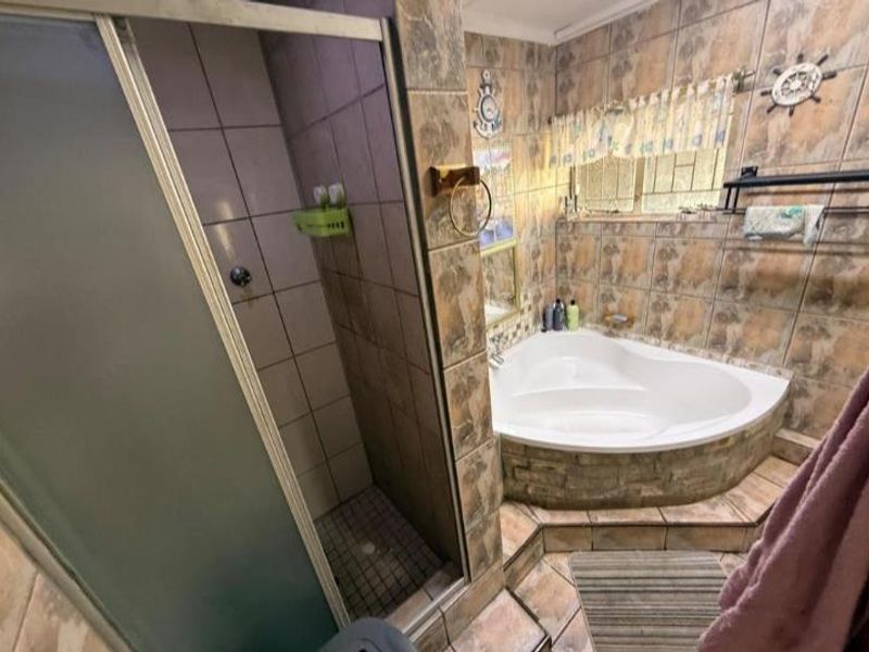 3 Bedroom House For Sale in Vanderbijlpark CE 2 - Photo 3