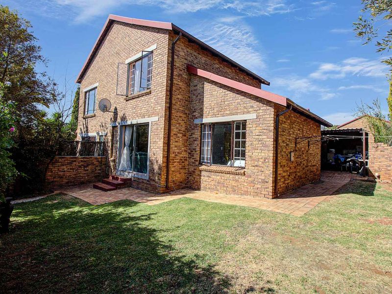 Solar-Powered Savings in Modern Oasis! - Photo 2