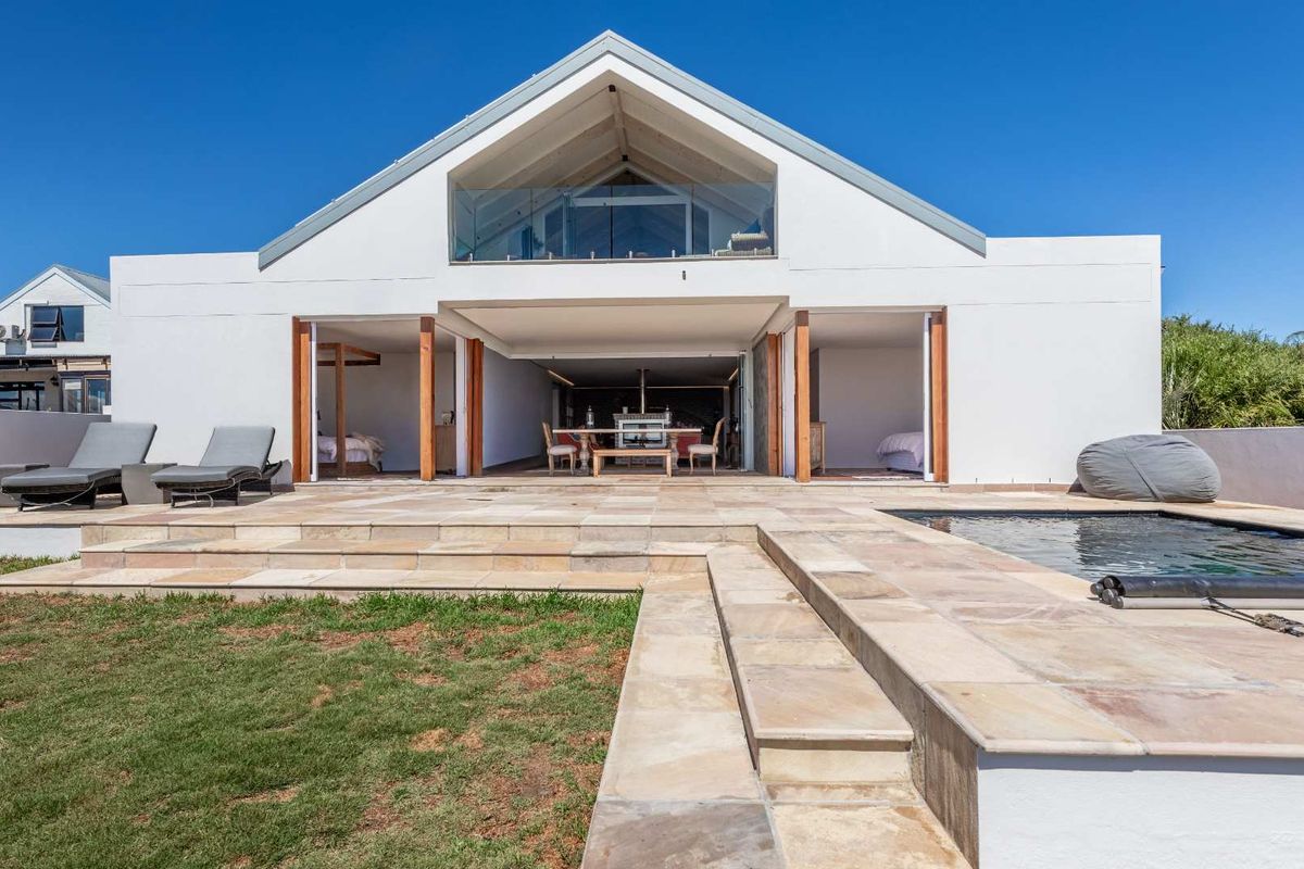 Secure and Luxurious Coastal Living - Photo 2