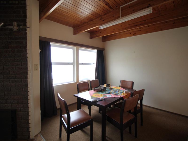 Henties Bay - Prime Location - Photo 9