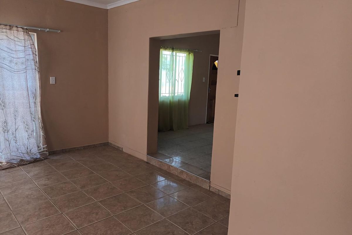 3 Bedroom House For Sale in Rehoboth - Photo 3